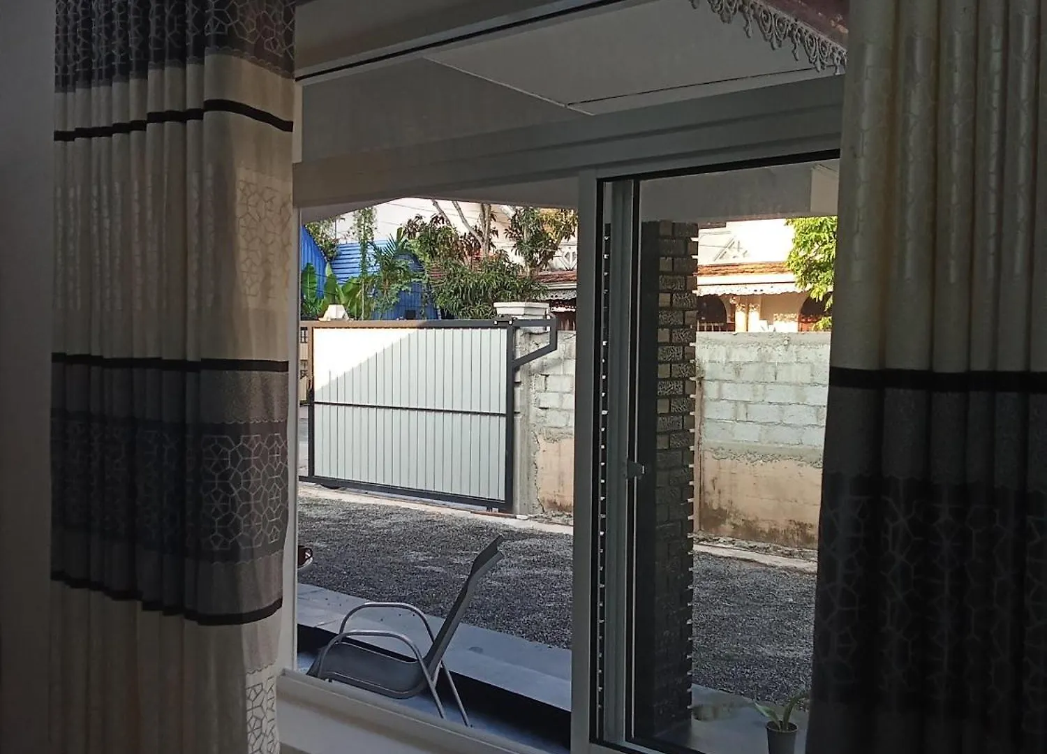 Solaces Transit Residence Liyanagemulla Homestay